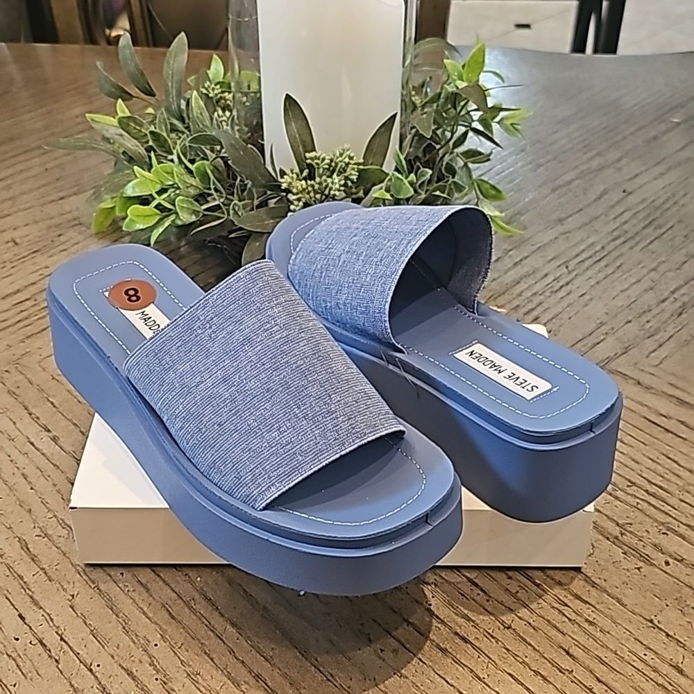 Denim blue platform sandals size 8 NWOT Steve Madden